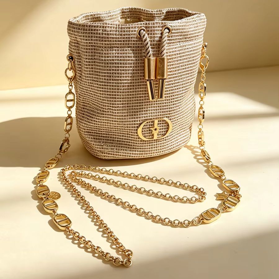 Bolso Dior con textura tejida  - Beauty Makeup Dior reseña y precio